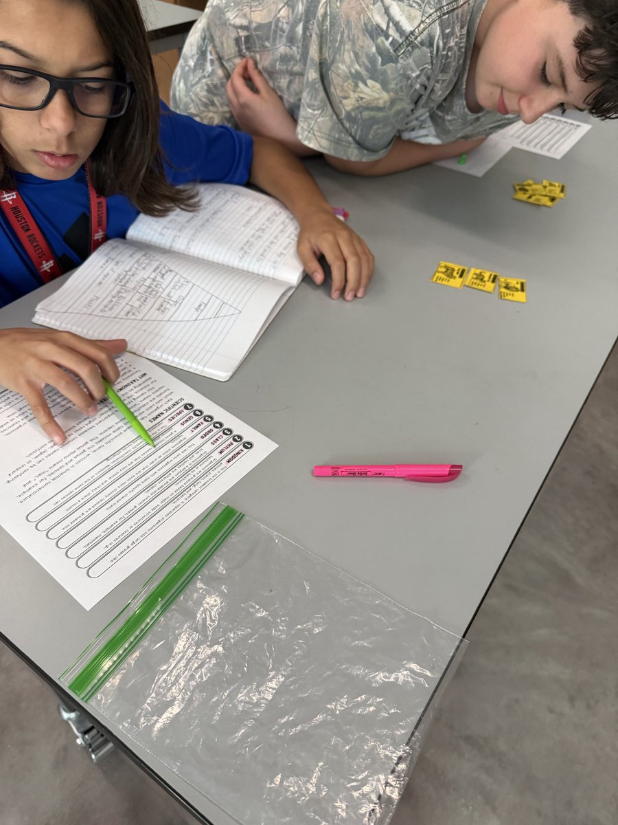 Emily Mena tweet media