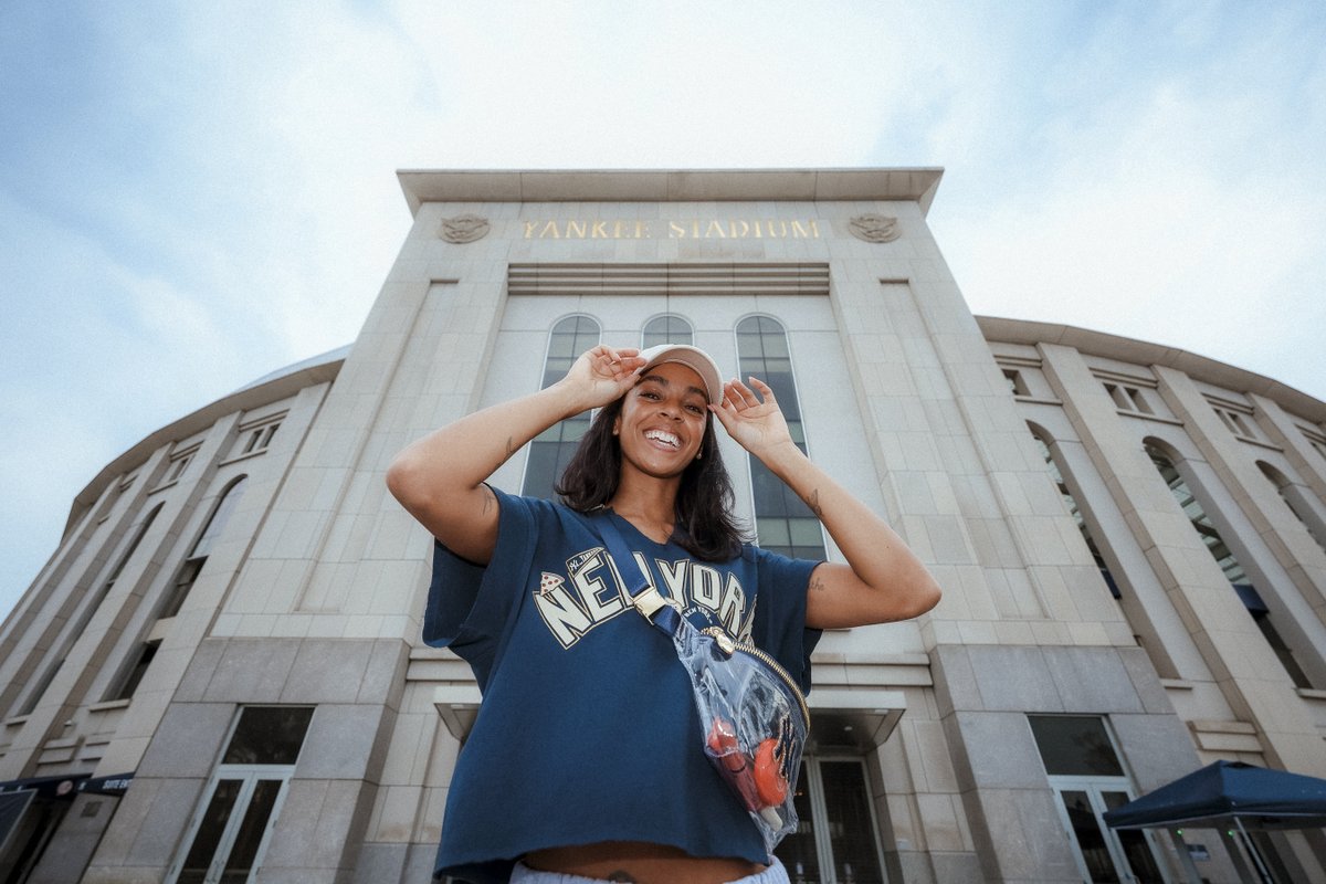 Yankee Stadium tweet media