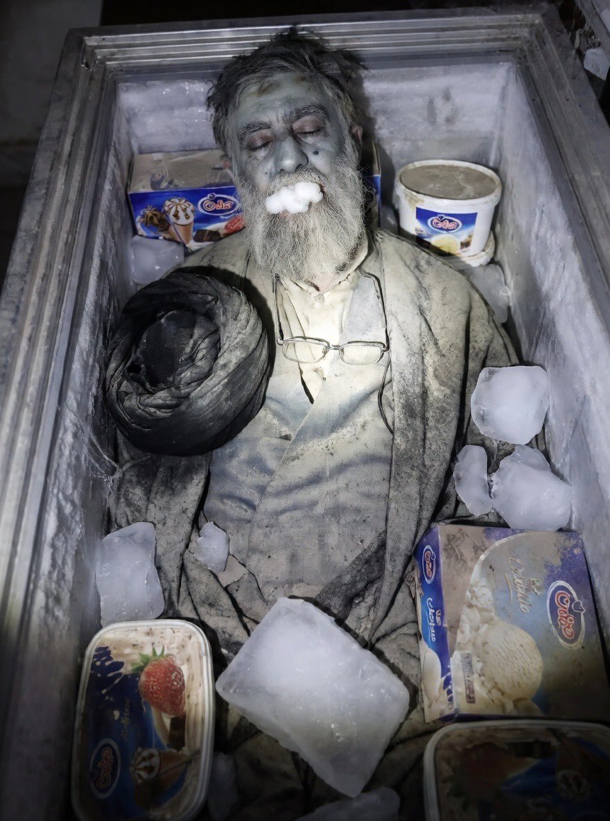 The strait of Hormuz 😂 is opened and this man is yet  to be buried😭 what is going on?