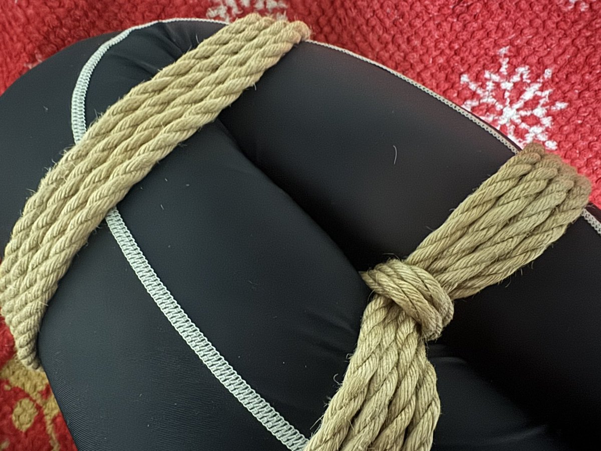 enjoyRope's tweet image. Self-Rope: @enjoyRope
Photographer: @enjoyRope
Community: #SelfTraining
Venue: #Home

#折り足
#自縛
#朝練
#セルフトレーニング
#EnjoysLehrundWanderjahre