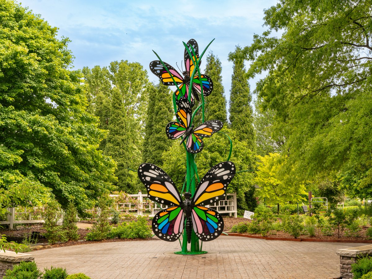 KentuckyTourism's tweet photo. 🌿 Day 3 of the @VisitOwensboro takeover!

Unwind at @wkbgarden 🌺 Stroll scenic paths, explore themed gardens &amp; enjoy vibrant seasonal blooms along the Ohio River. A must-stop on the new KY Garden Trail.

▶️ https://t.co/0Hh4ZiONvt
Own your moment with Visit Owensboro. https://t.co/7qguZufb2Q