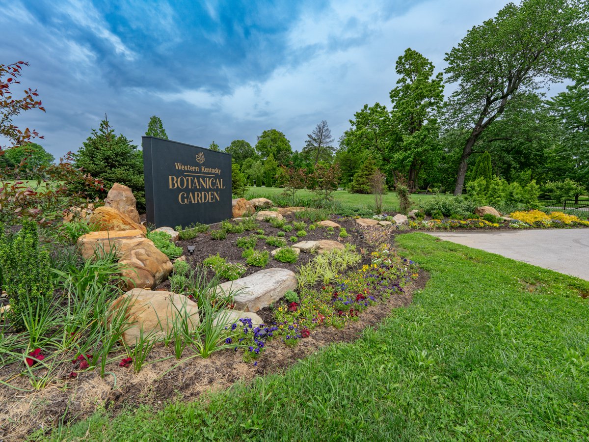 KentuckyTourism's tweet photo. 🌿 Day 3 of the @VisitOwensboro takeover!

Unwind at @wkbgarden 🌺 Stroll scenic paths, explore themed gardens &amp; enjoy vibrant seasonal blooms along the Ohio River. A must-stop on the new KY Garden Trail.

▶️ https://t.co/0Hh4ZiONvt
Own your moment with Visit Owensboro. https://t.co/7qguZufb2Q