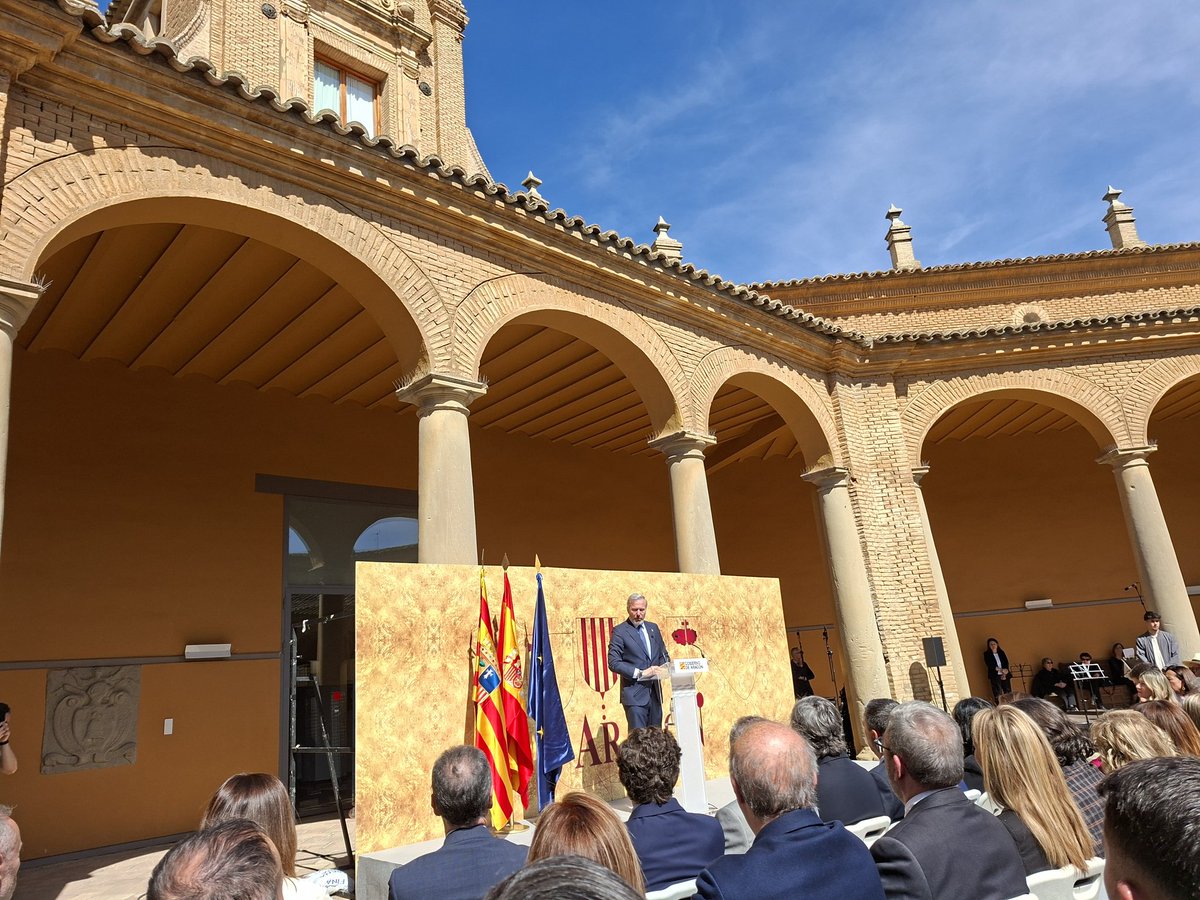 DavidArranzVox's tweet image. Asistimos al acto institucional de celebración de San Jorge en #Huesca.
Esperamos que Aragón pronto tenga un gobierno que, con mucho trabajo y la impronta de #Vox, logre prosperidad, seguridad y justicia, donde nuestros hijos tengan un futuro digno.
Viva Aragón‼️
Viva España 🇪🇸‼️