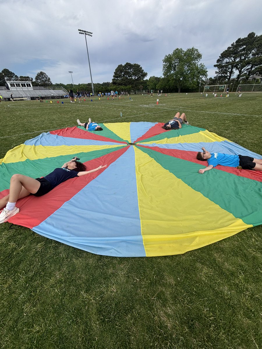 marlinswbb's tweet image. Thank you Bayside Elementary for another successful Field Day! Our ladies had a blast participating in activities with the kids and can’t wait to do it again, next year. 🏃🏾‍♀️🐟
p.s. No laying down was had around the kiddos 😉

#finsup #gomarlins #vwuwbb #gdtbam