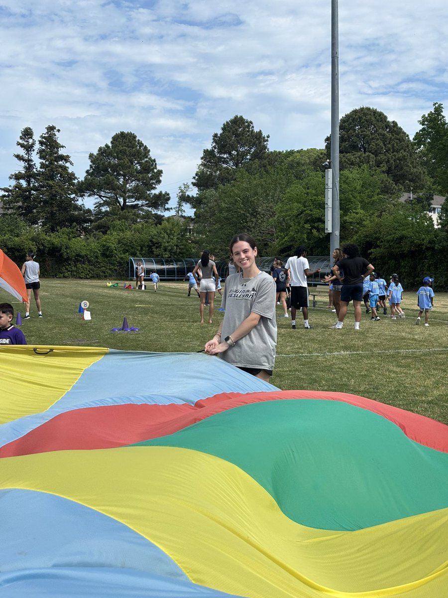 marlinswbb's tweet image. Thank you Bayside Elementary for another successful Field Day! Our ladies had a blast participating in activities with the kids and can’t wait to do it again, next year. 🏃🏾‍♀️🐟
p.s. No laying down was had around the kiddos 😉

#finsup #gomarlins #vwuwbb #gdtbam