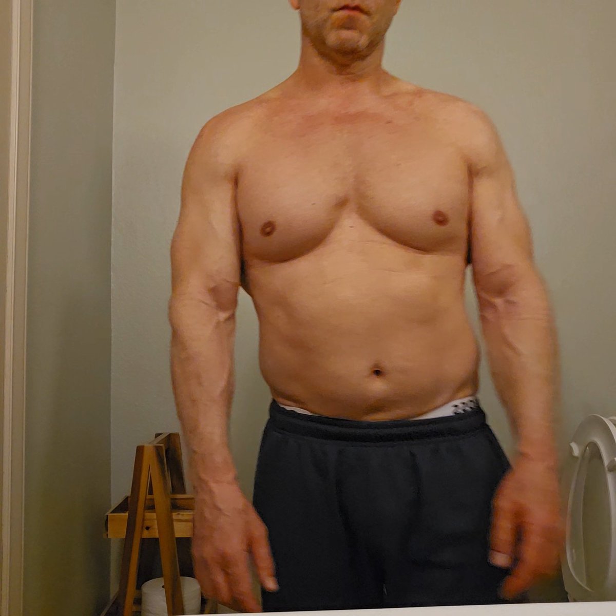 hung_aaron9's tweet photo. #muscle #musculargay #muscledaddy https://t.co/Nt5B8Yla6P
