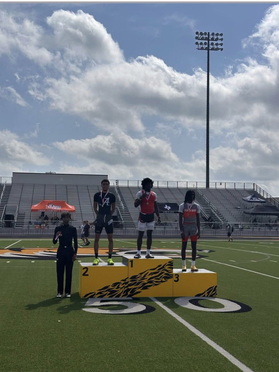 ej2crzy's tweet photo. LONG JUMP REGIONALS CHAMPION🥇 https://t.co/KY7wIid96U