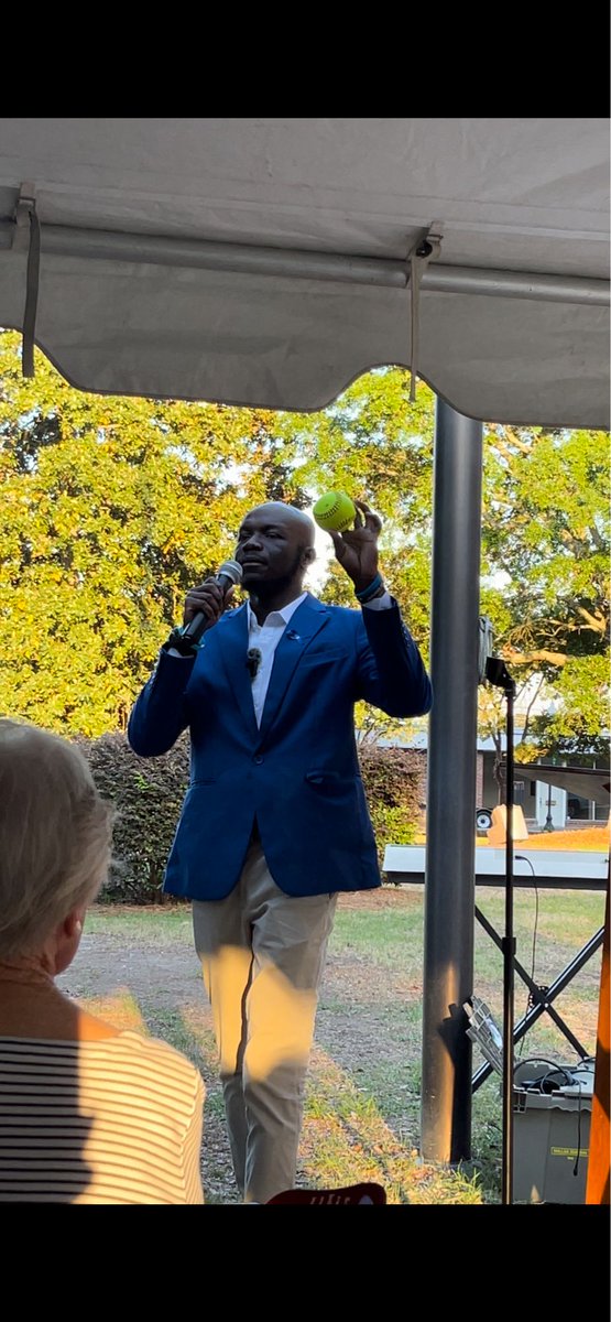 tyrone_brunson1's tweet image. As a former foster child, coming to my hometown yesterday to deliver the keynote and spoken word for their Candlelight Vigil is everything! And Ms. Betty pulled up too 💪🏿 To the Guardian ad Litem program, thank you 🫡

#CandlelightVigil #YouthSpeaker #Educators #TyroneBrunson