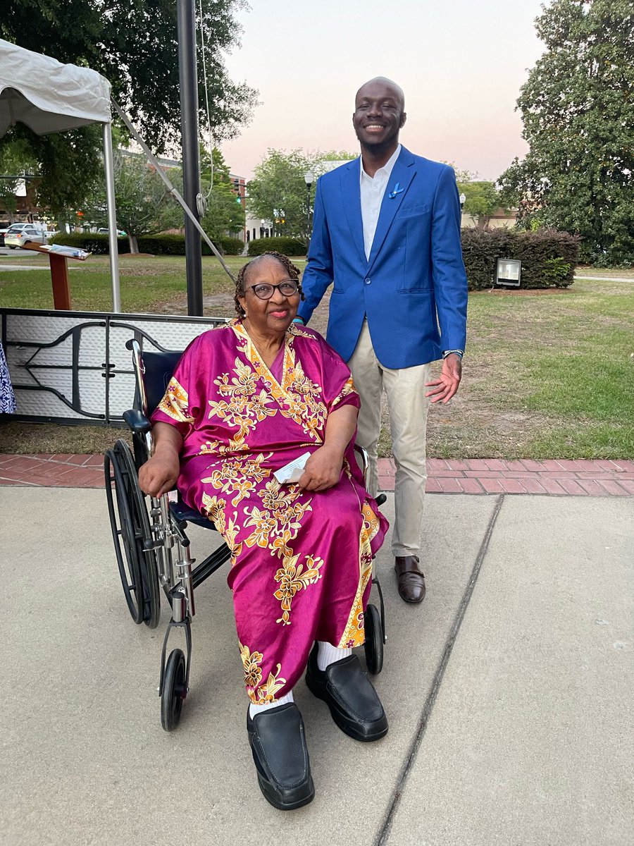 tyrone_brunson1's tweet image. As a former foster child, coming to my hometown yesterday to deliver the keynote and spoken word for their Candlelight Vigil is everything! And Ms. Betty pulled up too 💪🏿 To the Guardian ad Litem program, thank you 🫡

#CandlelightVigil #YouthSpeaker #Educators #TyroneBrunson