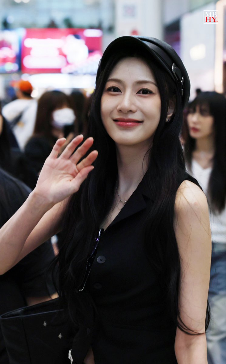 Mostbeautifulhayoung tweet media