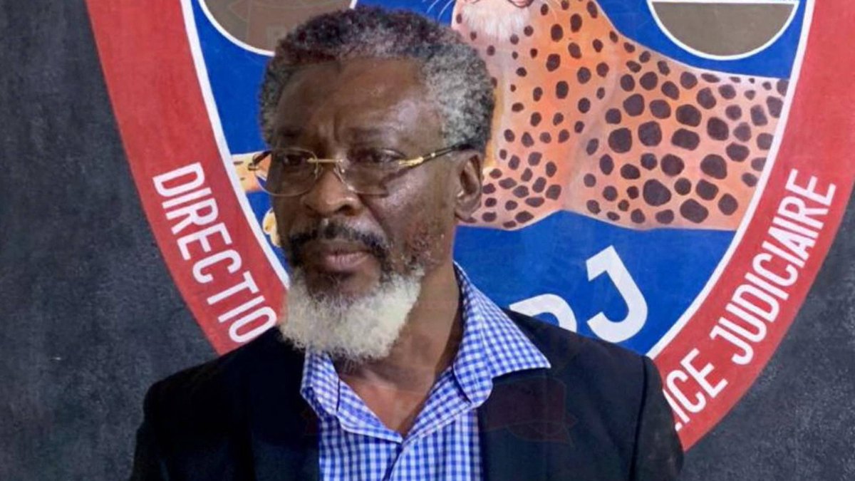 Le Louverture tweet media