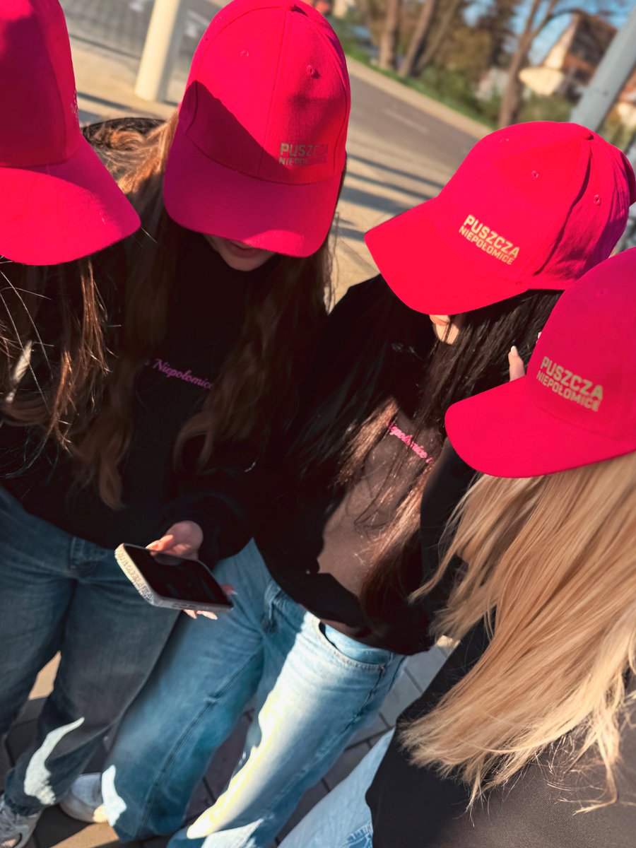 MKSPuszcza's tweet image. Mówiliśmy, że szykujemy coś specjalnego MKS Puszcza Niepołomice Ladies i właśnie zaczynamy… 👀🎀

#comingsoon 🔜