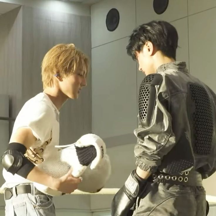 fer ENHYPEN IS SEVEN tweet media