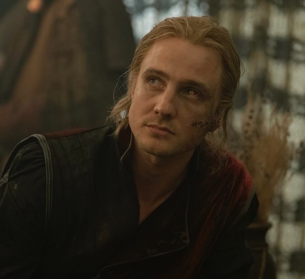 elle 𑣲⋆ tweet media