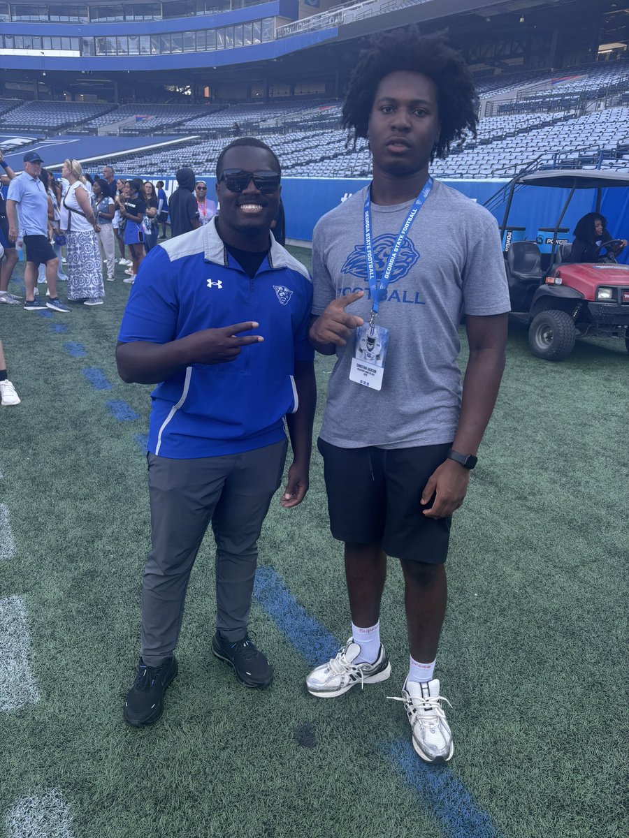 ChristianJ2028's tweet photo. Had an amazing visit at @GeorgiaStateFB .
Really enjoyed watching the game and meeting staff. Looking forward to getting back to campus soon. @DellMcGee @egreenbergFB @jonstephensgsu @Only1CamSpence @PTRFootball @RecruitGeorgia @CoachWatson_24 @Coach_Helmerich https://t.co/04J0A6YqVv