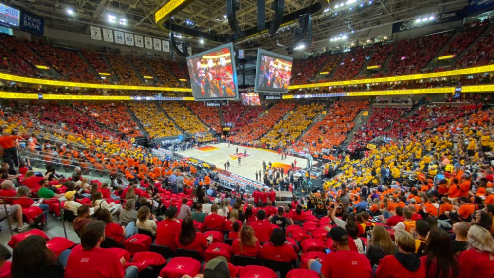 x - Jingles🎷🦣 tweet media