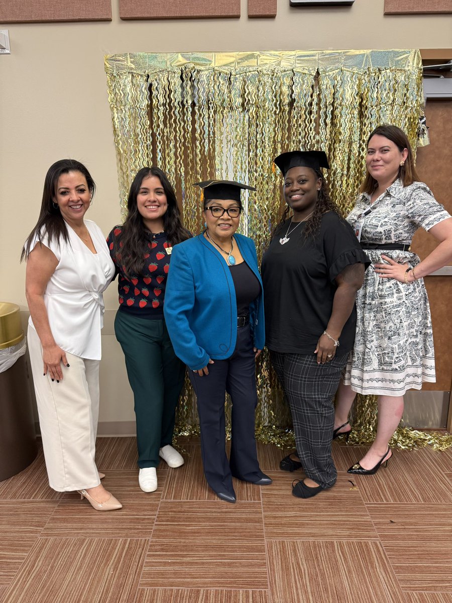 NutritionCISD's tweet image. A big congratulations are in order for our managers graduating from Managers Academy! Our HS manager Maria Tapia won best crazy hat this year and our ECC manager Tomica Kirtley won the golden whisk. Way to go ladies! 💙#wearechannelview