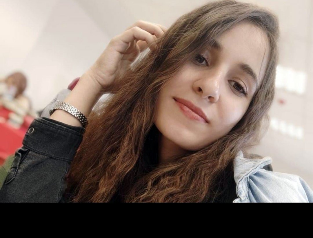 dream_bedy's tweet photo. Gülistan Doku fakir bir ailenin çocuğuydu. Kısıtlı imkanlarla okuduğu Çocuk Gelişimi bölümünün masraflarını karşılamak için restoranlarda bulaşık yıkıyor, pazarlarda balık temizliyordu.Hayalleri için çırpınan koruyamadığımız kızımız #gülistandoku https://t.co/xhEbJepolJ