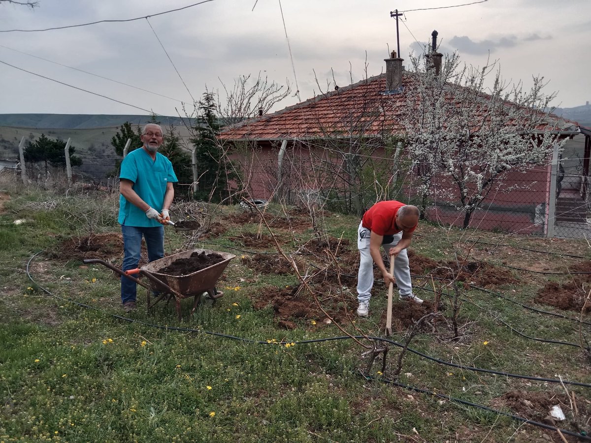 Bağ bahçe işlerini çok severim