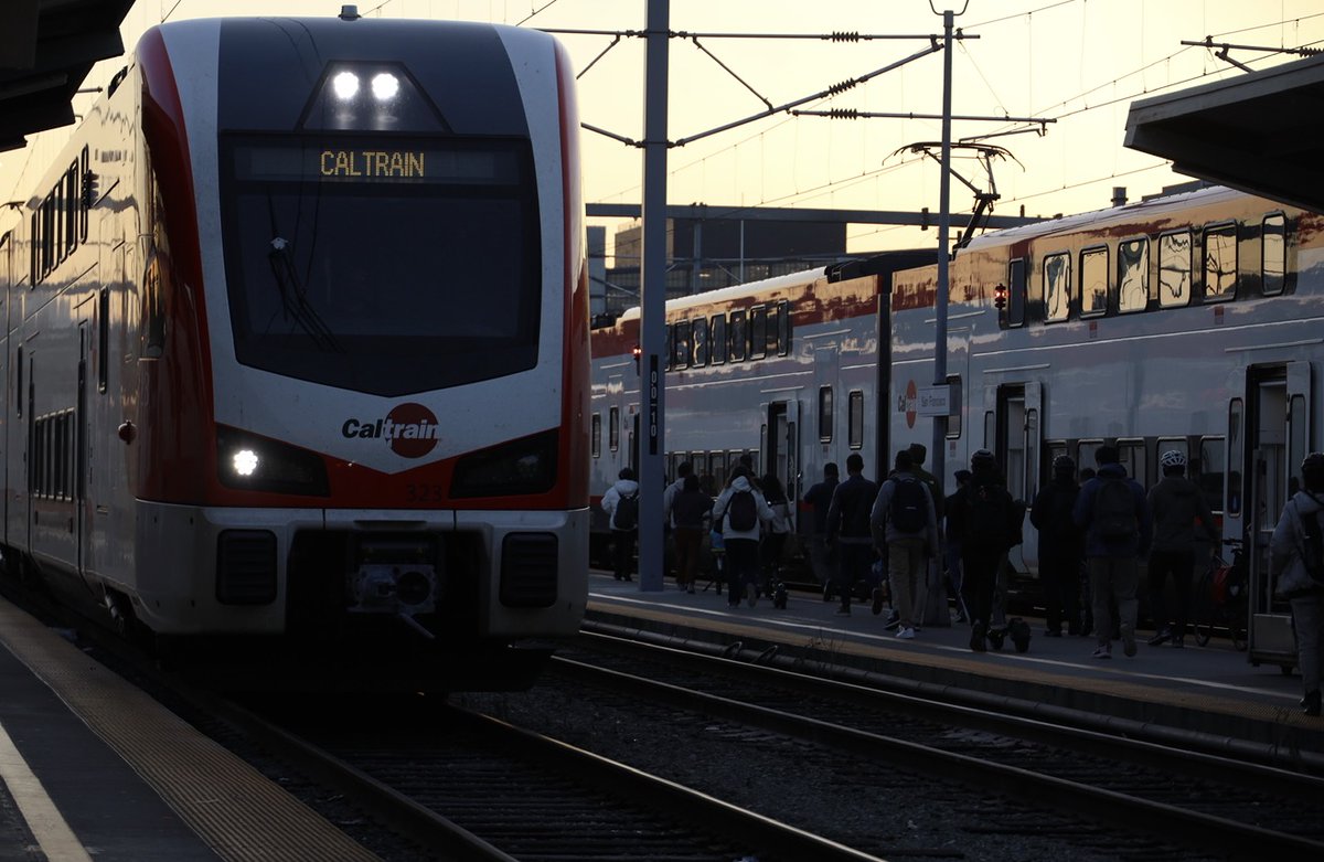 Caltrain tweet media