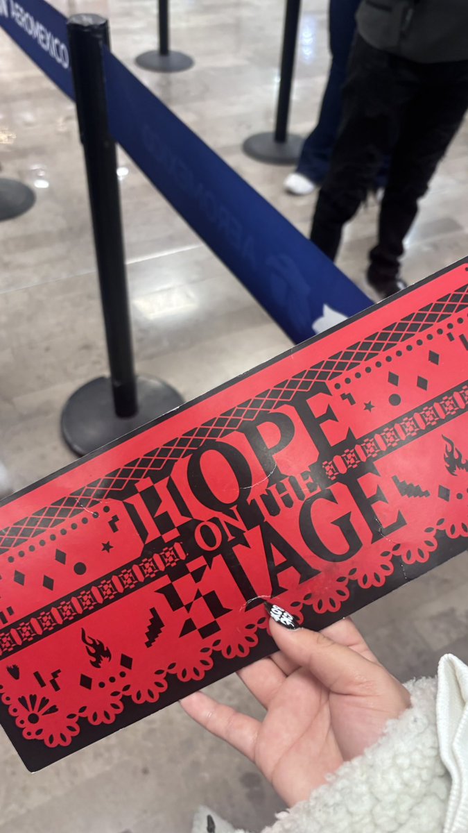 ⦿ ☰ ☲Yam ılı♡ılıVIO A HOBI Y TXT Y VA A VER A BTS tweet media