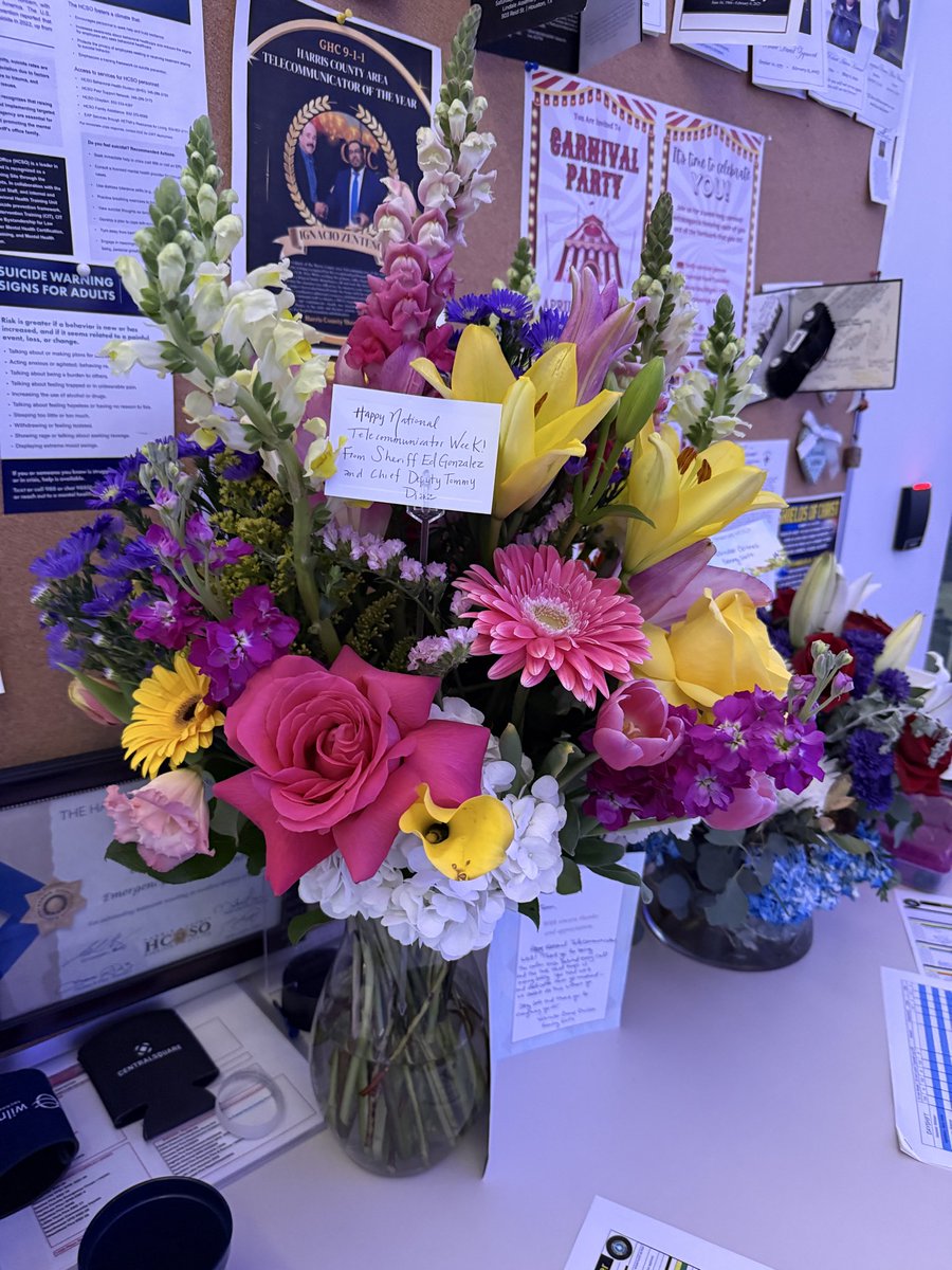 MikeTNguyen's tweet photo. We are on the last day of National Public Safety Communications Week &amp; ending it on a high note! Beautiful flowers from @SheriffEd_HCSO &amp; @HCSOChiefTommy, snacks &amp; good food from @HCSO_Parks, &amp; the ice cream lady (aka @HCSOTexas EDC Commander Victor) came through with ice cream. https://t.co/jg4ZRH8mji