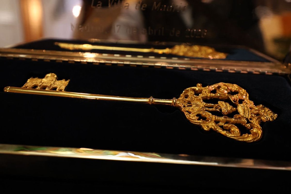 La llave de oro de la Ciudad de Madrid. Un reconocimiento normalmente reservado a jefes de Estado amigos de la ciudad. 

Hoy la recibe María Corina.