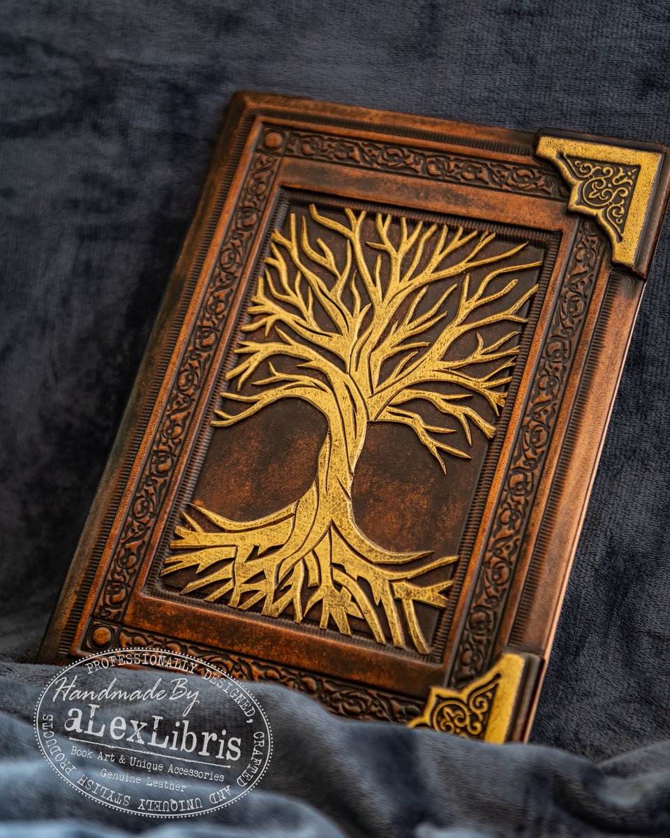 aLexLibris's tweet image. Work in progress: Leather cover made to hold two sheets of paper

#wedding #weddingvows #reading #medieval #treeoflife #alexlibris #bookart #book #necronomicon #book #bookcover