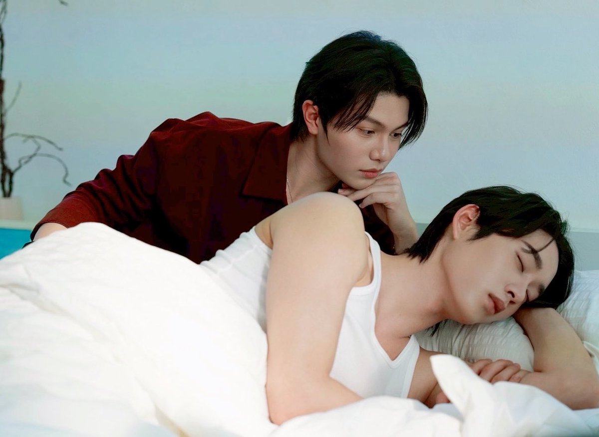 𝑽𝒂𝒍🍓 tweet media