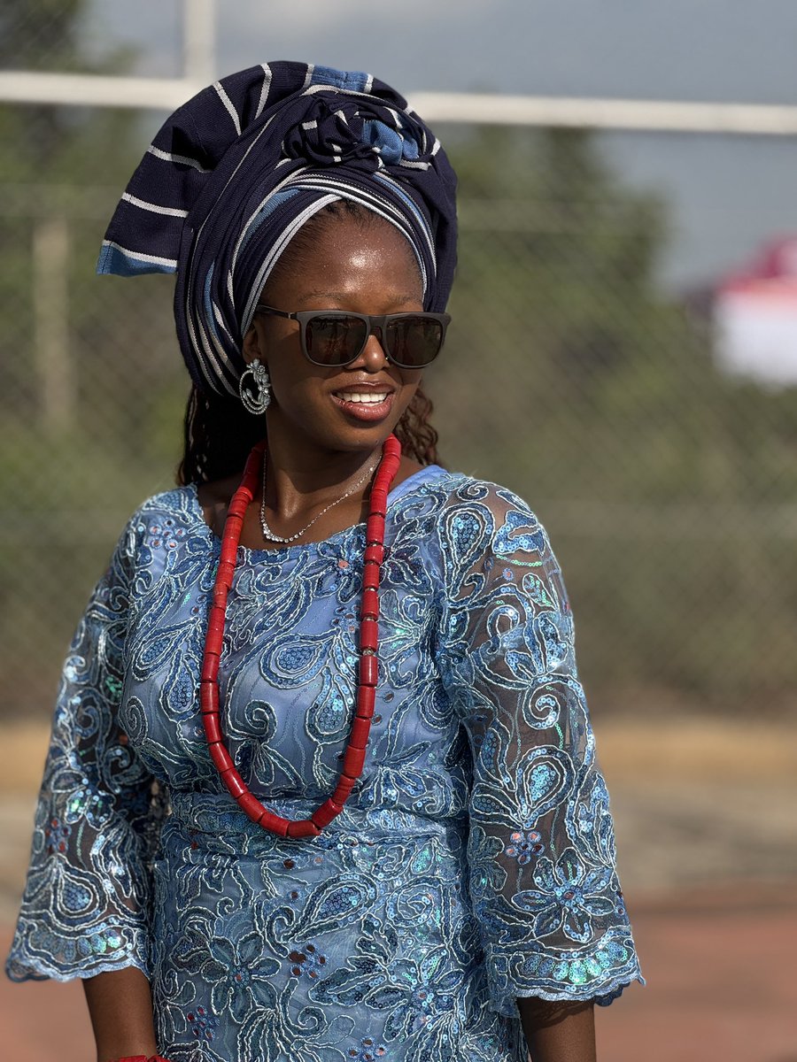 adetoun_ tweet media