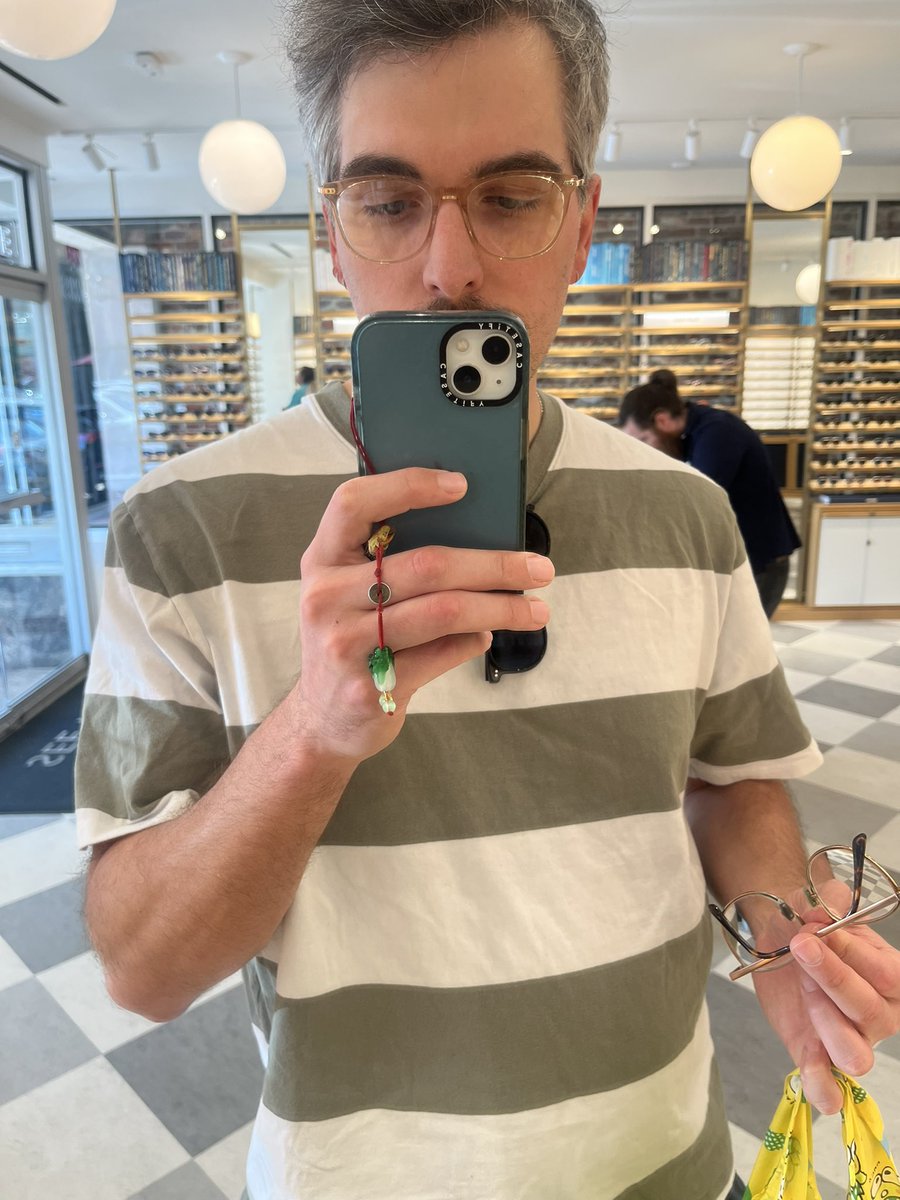 travis👍 tweet media