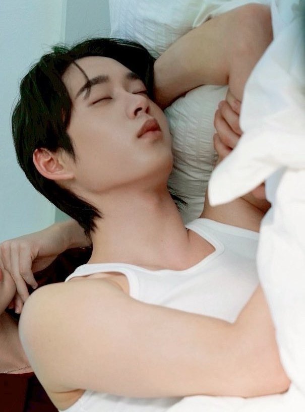 jane 🍓 tweet media