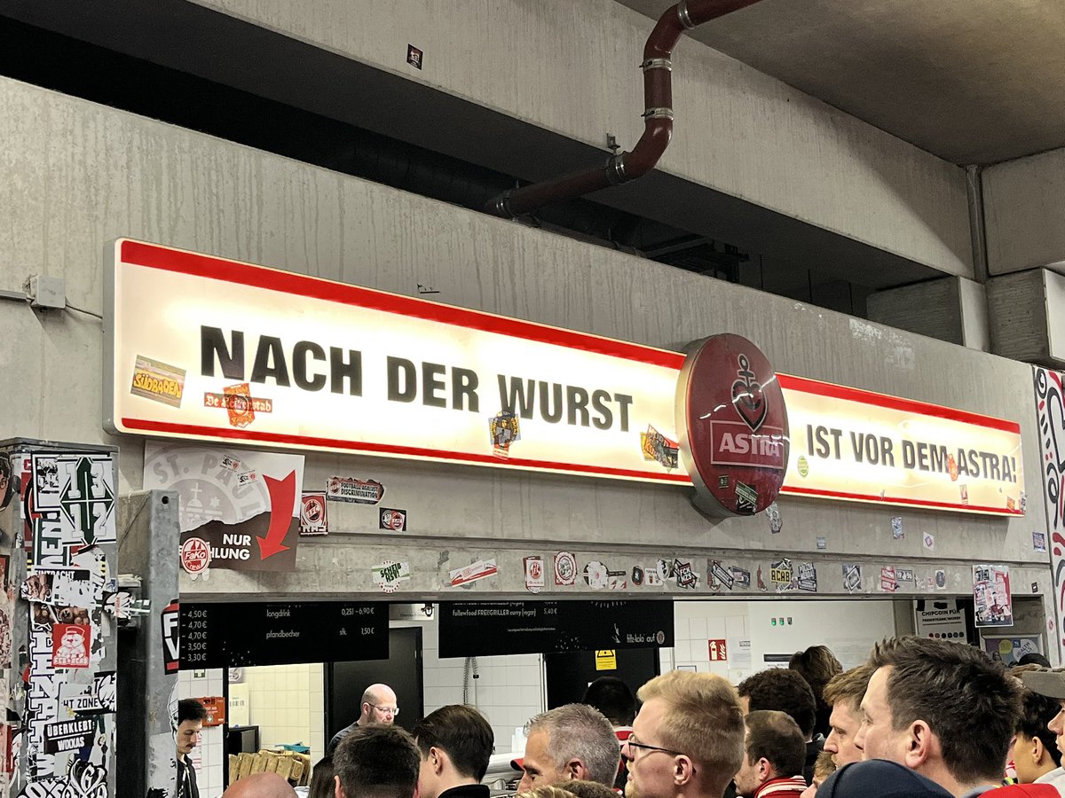 oracle751's tweet photo. Nach dem Heimsoeg ist vor dem Auswärtssieg #fcspkoe https://t.co/5QFWXr5PZ4