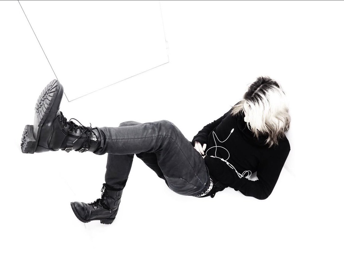 xen misses JUSTB !!! ₊˚⊹♡ tweet media