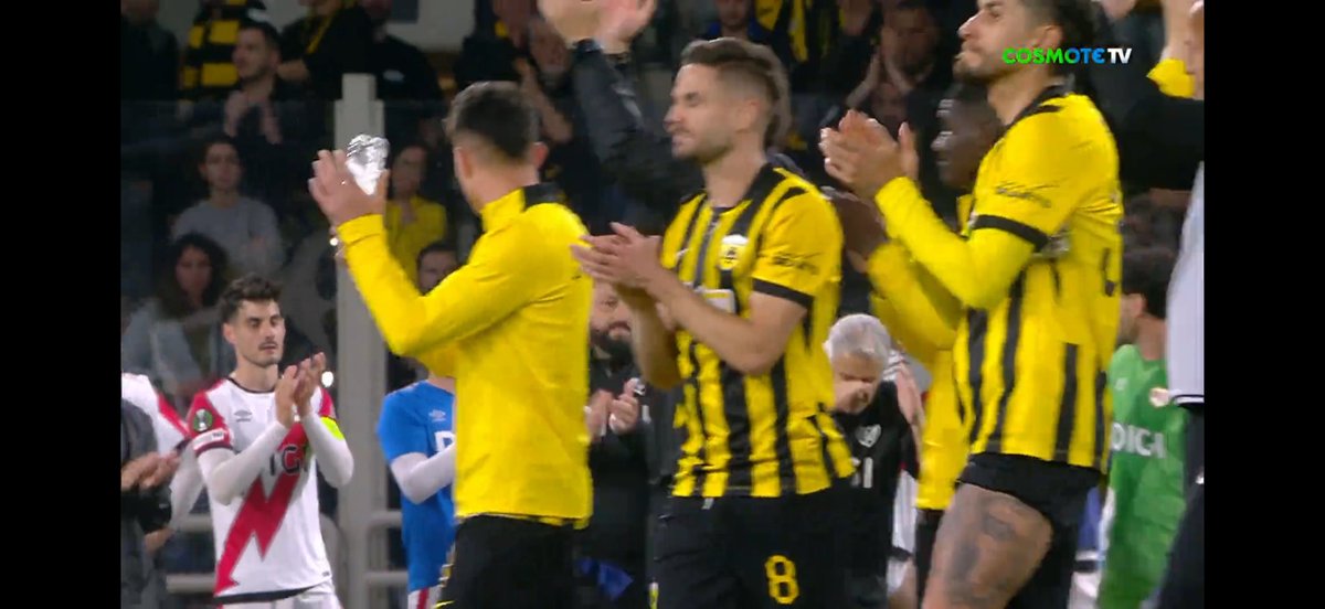 Ποδοσφαιρικά, οι Bayern München–Real Madrid και AEK–Rayo Vallecano αποζημίωσαν τους φιλάθλους με θέαμα και σκορ. Η διαφορά όμως φάνηκε στο τέλος.

2 ισπανικές ομάδες 2 διαφορετικές νοοτροπίες. Το ποδόσφαιρο –και ο αθλητισμός– χρειάζεται τη δεύτερη.

substack.com/@nradisis/note…