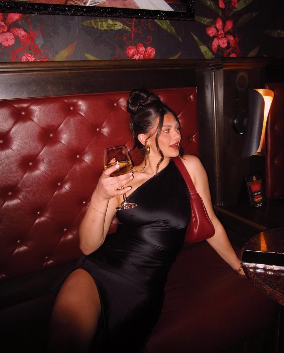 The Righteous Room tweet media