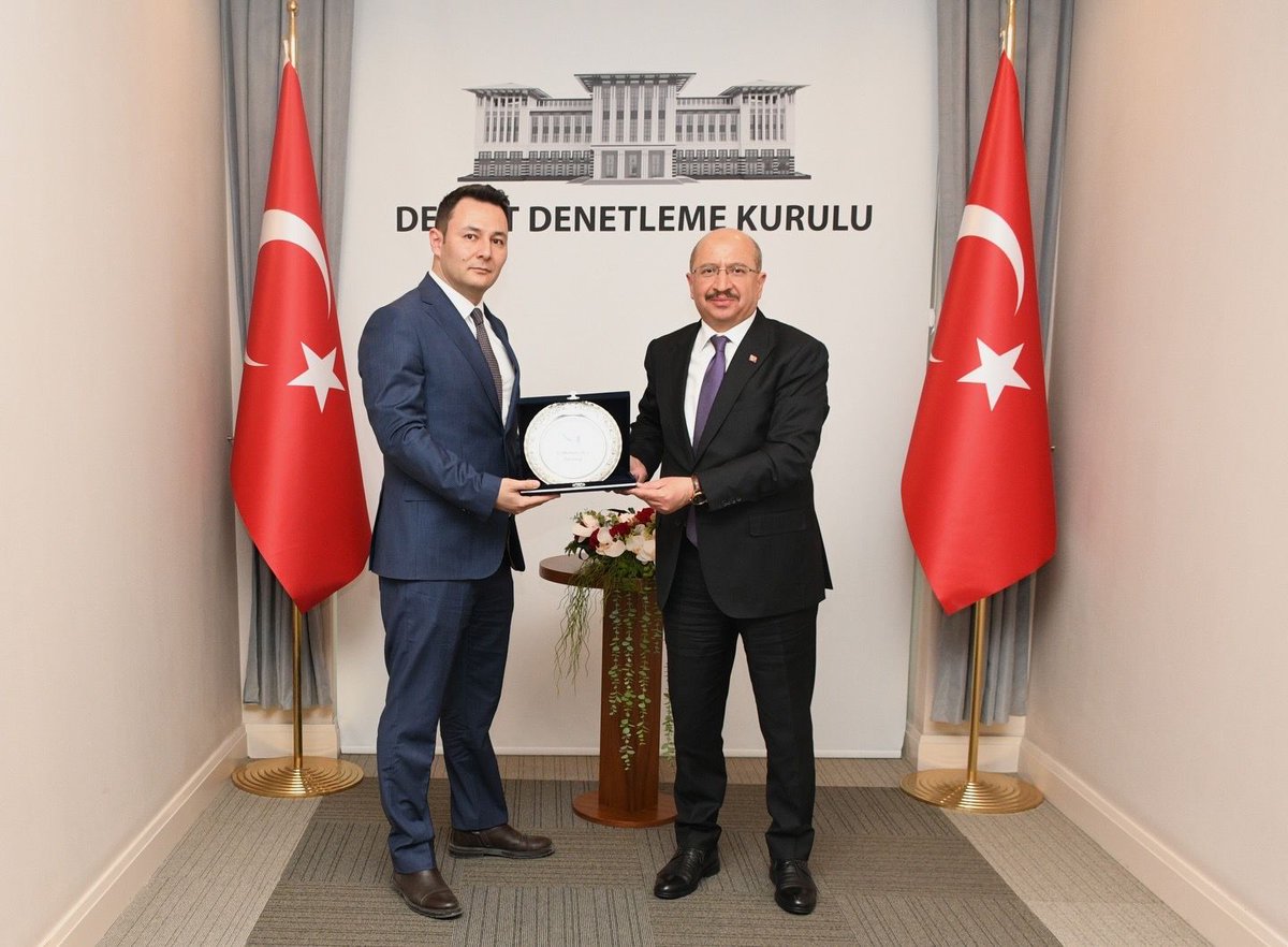 ismufder's tweet photo. Devlet Denetleme Kurulu Başkanımız Sayın Salih Tanrıkulu ziyaret edilerek mesleki konular ve çalışma şartlarına ilişkin çeşitli hususlarda istişarelerde bulunulmuştur.
Nazik kabulleri ve kıymetli değerlendirmeleri için İş Müfettişleri Derneği olarak kendilerine teşekkür ederiz.
@TanrikuluSalih