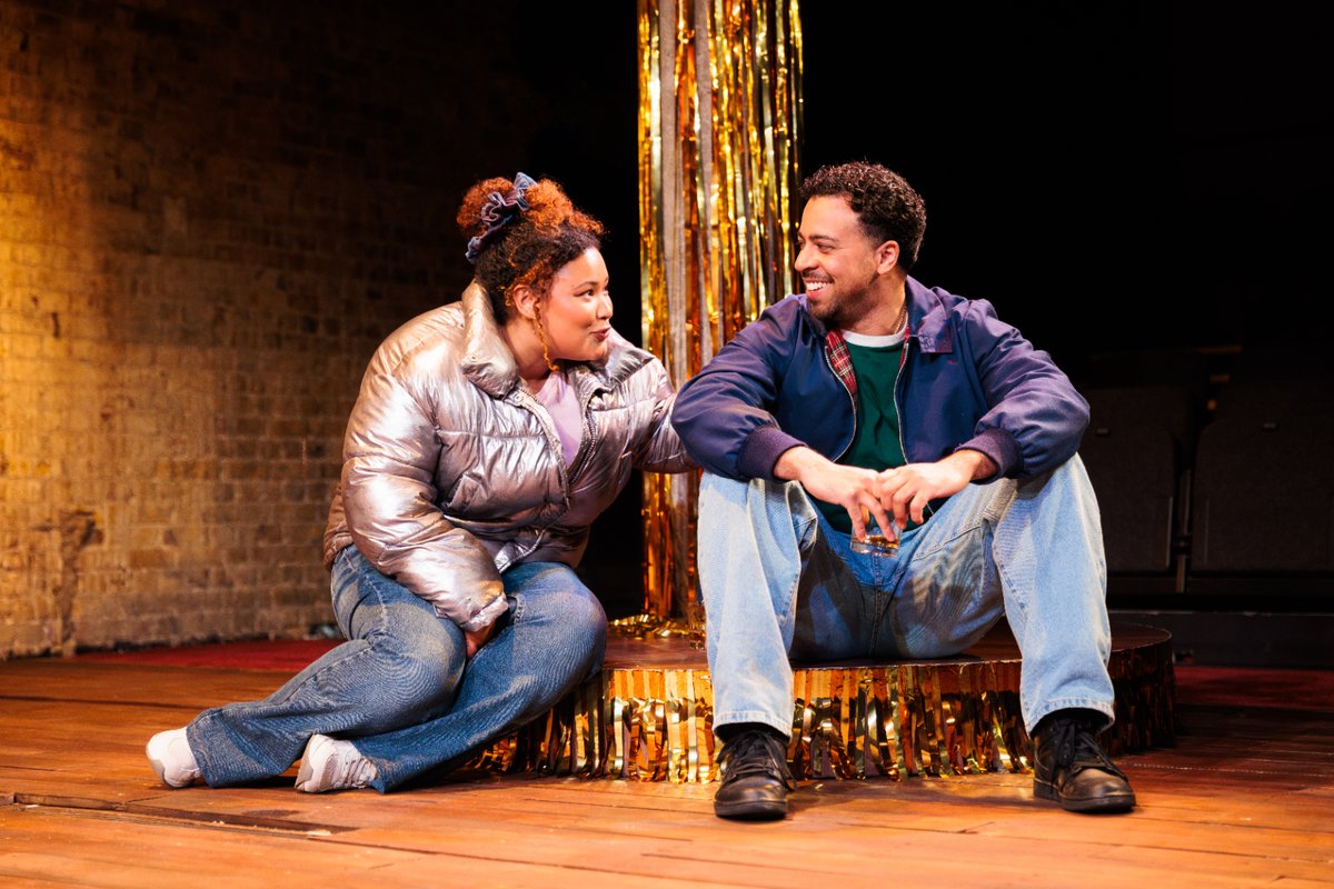 The_Upcoming's tweet image. #theatre We saw Heart Wall at @bushtheatre: The performers feel like real people, with real problems, in a real pub ★★★★ theupcoming.co.uk/2026/04/15/hea…