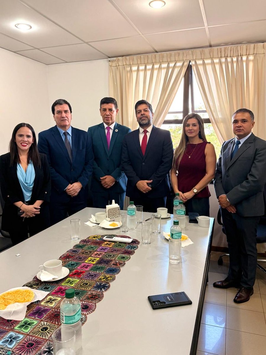 Trabajando con el Ministro Santander y el Presidente del CM, Dr Gerardo Bobadilla en Misiones. Reconociendo a los integrantes de nuestros Despachos que nos acompañaron con la eficiencia de siempre.