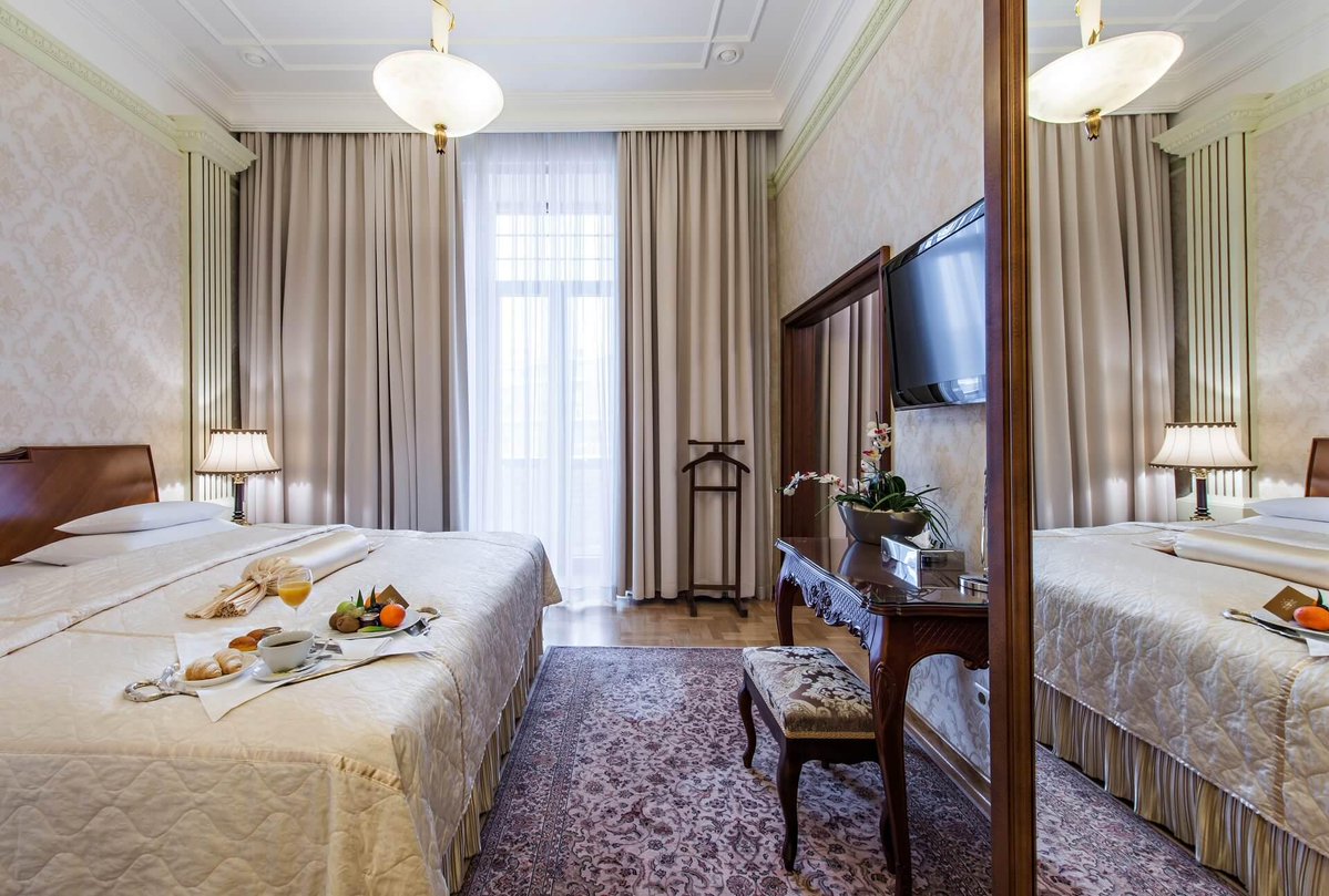 luxurygroup's tweet image. Hotel Moskva in Belgrade, Serbia. Historic and Iconic. Five-star luxury hotel with an ideal location, fine dining, an inviting pastry cafe, spa and wellness center and meeting and special event spaces. #belgradeserbia #beograd #besthotelsinbelgrade #belgradeluxuryhotels