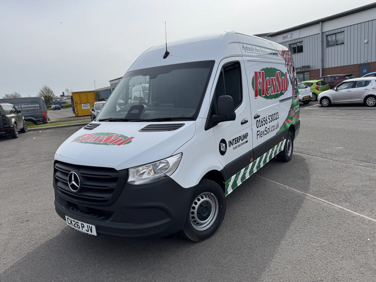 EliteSigns's tweet photo. Flexsol’s latest Sprinter 🇬🇧
Welsh flag backdrop, Avery wrap, Chapter 8 chevrons.
Consistent fleet branding that works.
#standoutwinbig https://t.co/s3pfoAX2nd