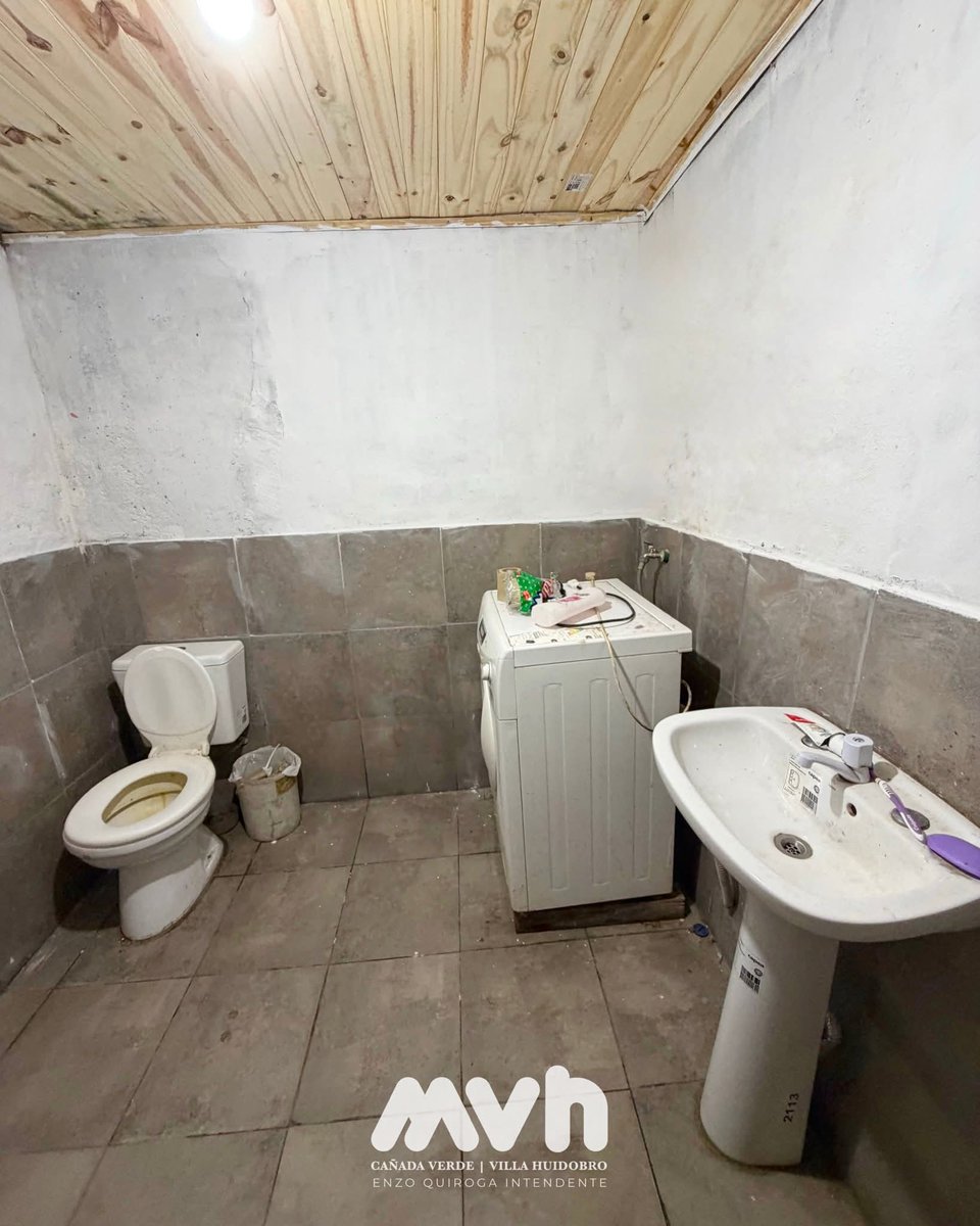 ¡TRABAJANDO POR LA DIGNIDAD DE NUESTRA GENTE!!!
Construcción de 3 baños para vecinos de nuestra localidad. Inversion 12 millones de pesos.
Mientras Milei grita que la justicia social es una aberración, nosotros trabajamos para que todos tengamos una vida digna. VILLA HUIDOBRO 💪