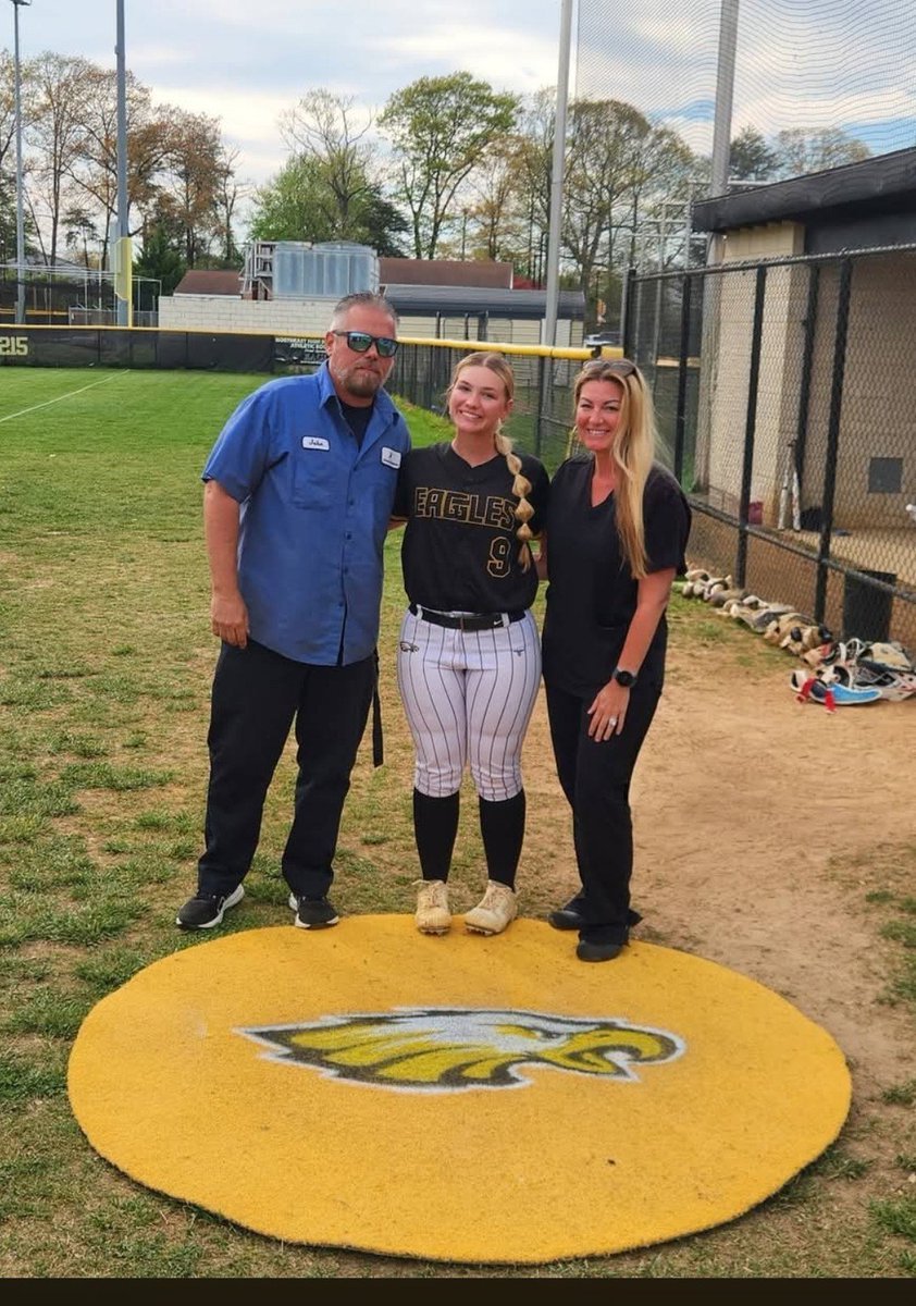 TMewshaw0911's tweet image. Tiffany Mewshaw, Class of 2028 Pasadena, Maryland
@TMewshaw0911

RHP /Infield Utility 
linktr.ee/tiffanymewshaw…
#gettingstronger #improving  #uncommitted #RHP #softballcollegebound #classof2028 #softball #girlpower 
@SoftballRecruit

@LegacyLegendsS1

@ExtraInningSB

@d1fastpitch1