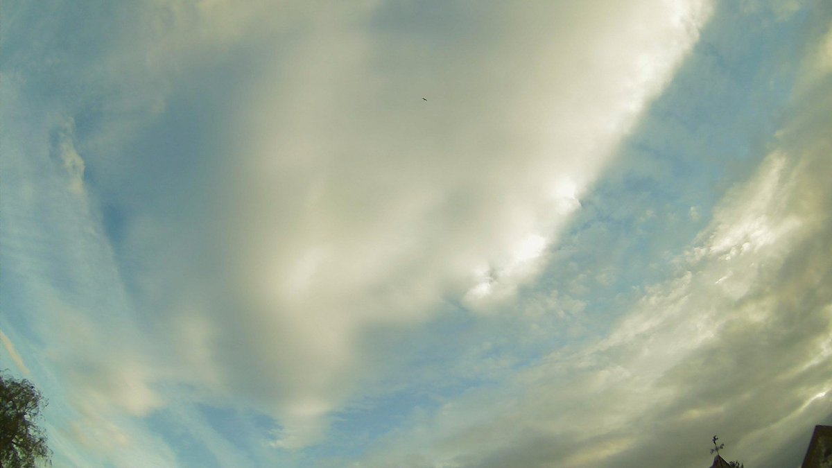 DeepdaleWeather's tweet image. Dry 16.7°C Hum 67 Wind 5.8 mph SE (Force 3) - More info &amp;amp; data online deepdalecamping.co.uk/weather/ #Weather #sky