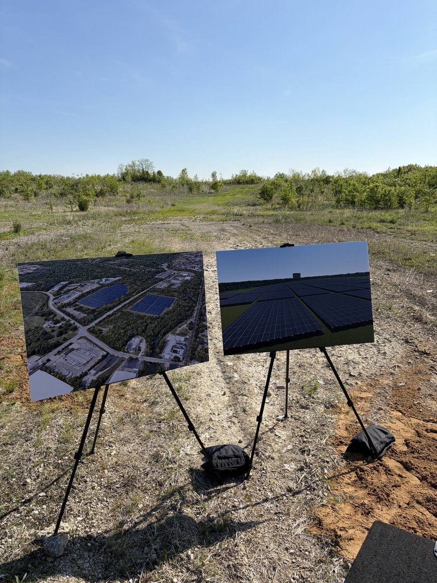 ccc_jeffreys's tweet photo. "Lower energy bills, cleaner air, and a more vibrant Cincinnati". That is why I was so excited to break ground on the largest solar farm in the City of Cincinnati along with @CincinnatiOES, @AftabPureval, and my colleagues on Council. https://t.co/w2Uh8vJ7bq