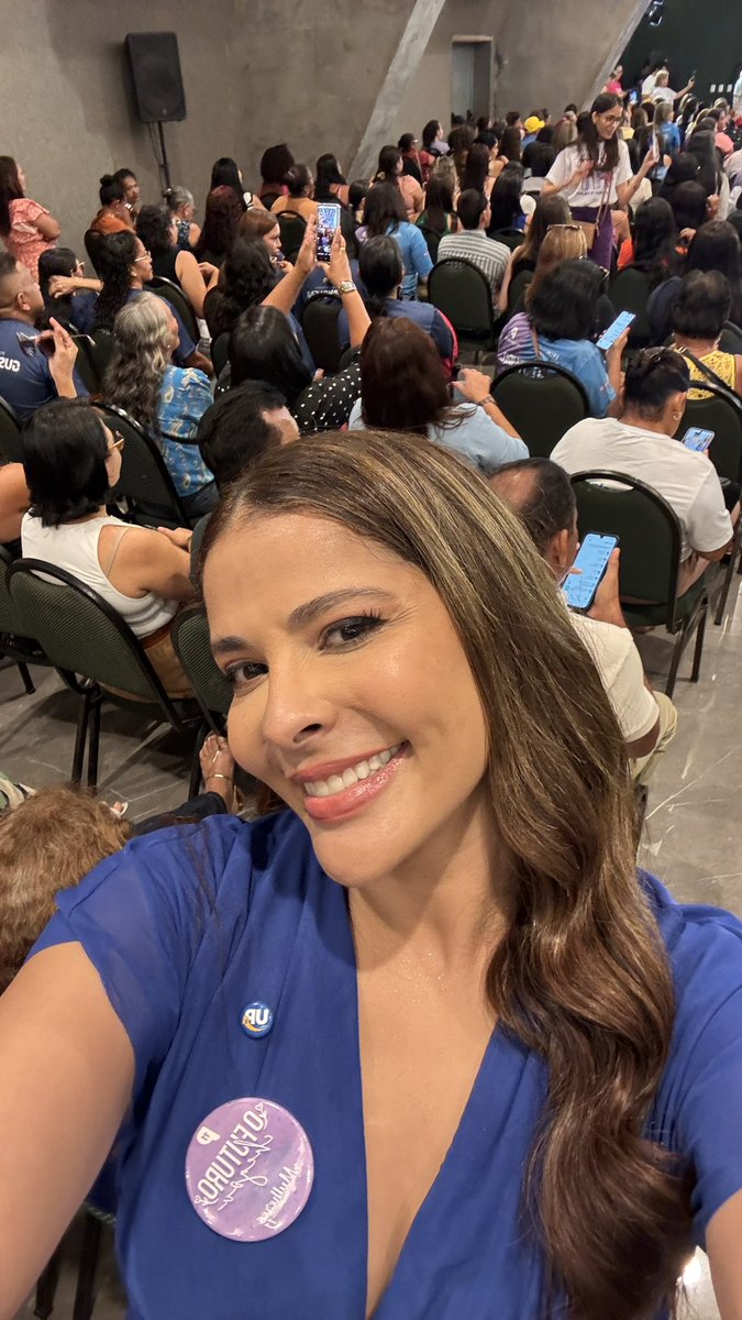 Gyselle_Soares's tweet image. Juntas somos mais fortes. Por mais mulheres na política, pela sensibilidade e força, pois não temos nada de sexo frágil. Ao contrário, somos fortes até demais e fazemos a diferença 🤝🚀🙏💙 #make @raffaelacarvalhomakeup #videomaker @dan_oliveira0
