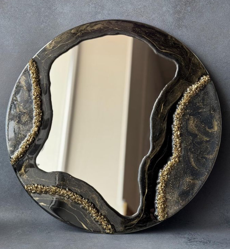 pobartistry's tweet photo. @SauceKiki Revamp your space by getting one of our resin mirror designs. See more here 👉🏾👉🏾 Mirror Art, ₦168k - ₦198k. https://t.co/D4lqEKBVup https://t.co/nA9AQL8YN0