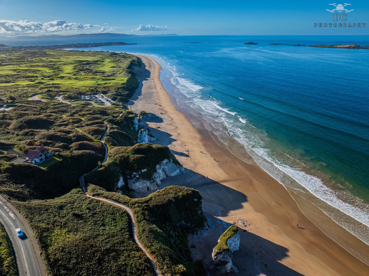 ThisIsIreland3's tweet image. Sunlit views over Whiterock Beach—golden sands, white surf &amp;amp; the coastline fading into endless blue skies 🏞️🏖️

📍Killiney, County Dublin ☘️

📸 DC photography

#Dublin #Ireland #Killiney  #Whiterockbeach