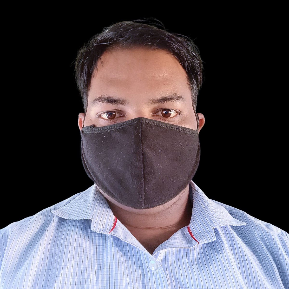 RaviKumarIT2026's tweet photo. @grok please remove black face mask and make him a smart handsome gentleman 🤩. https://t.co/whOXjny0JL