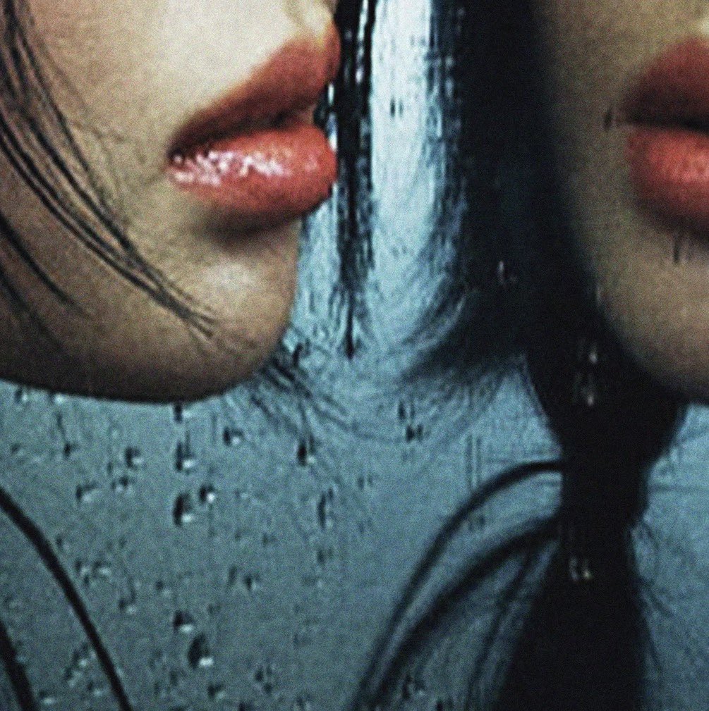 poppy 🫧 SAW YVES 💅 tweet media